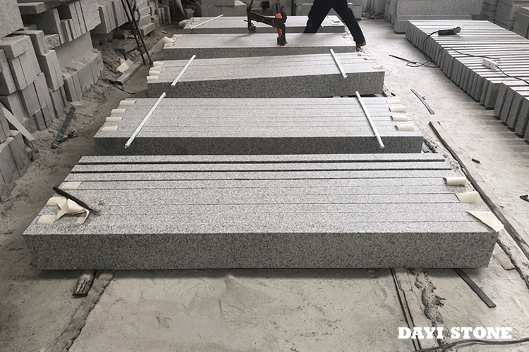 G603-ZP Light Grey Granite Stone Kerbs all sides Flamed 200x20x8cm